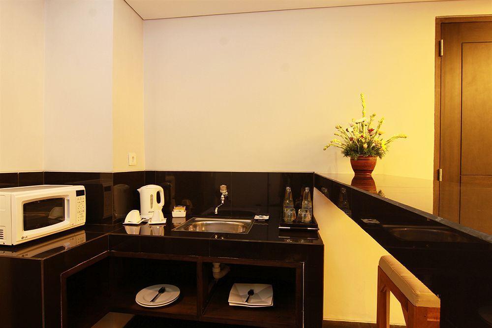Ping Hotel Seminyak Bali Exterior foto