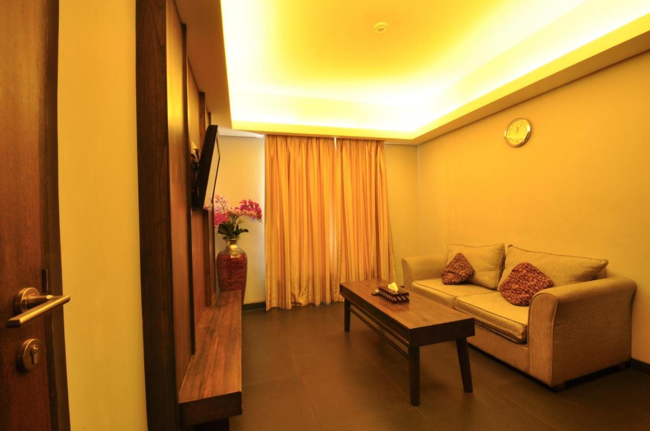 Ping Hotel Seminyak Bali Exterior foto